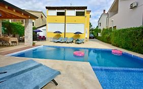 Apartments House Anna For Max 13 Persons In Porec, Pet Friendly
