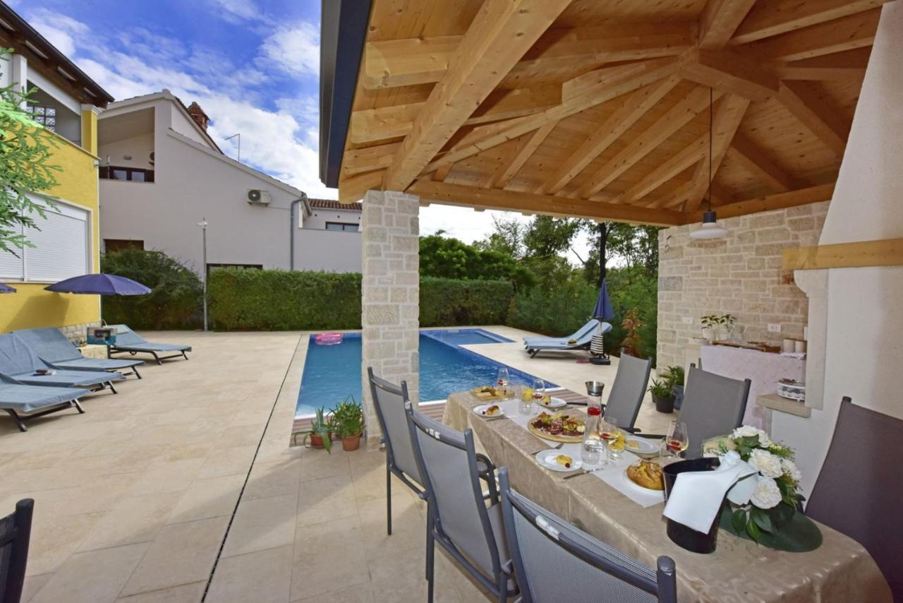 Apartments House Anna For Max 13 Persons In Porec, Pet Friendly Zewnętrze zdjęcie