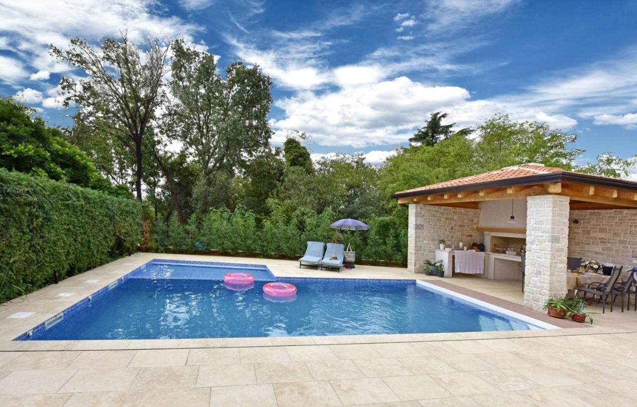 Apartments House Anna For Max 13 Persons In Porec, Pet Friendly Zewnętrze zdjęcie