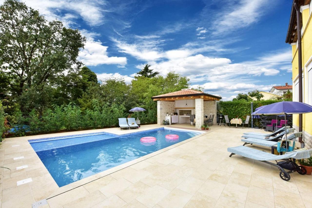 Apartments House Anna For Max 13 Persons In Porec, Pet Friendly Zewnętrze zdjęcie
