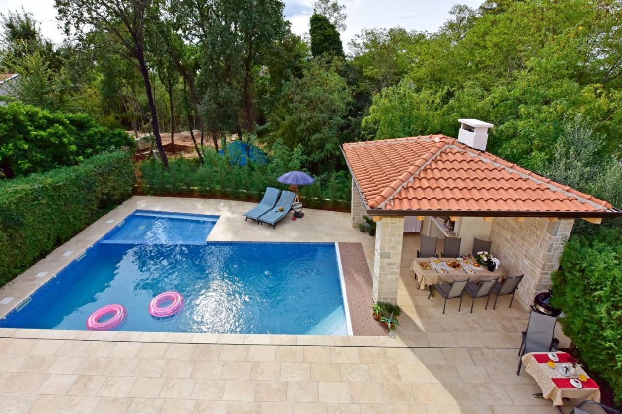 Apartments House Anna For Max 13 Persons In Porec, Pet Friendly Zewnętrze zdjęcie