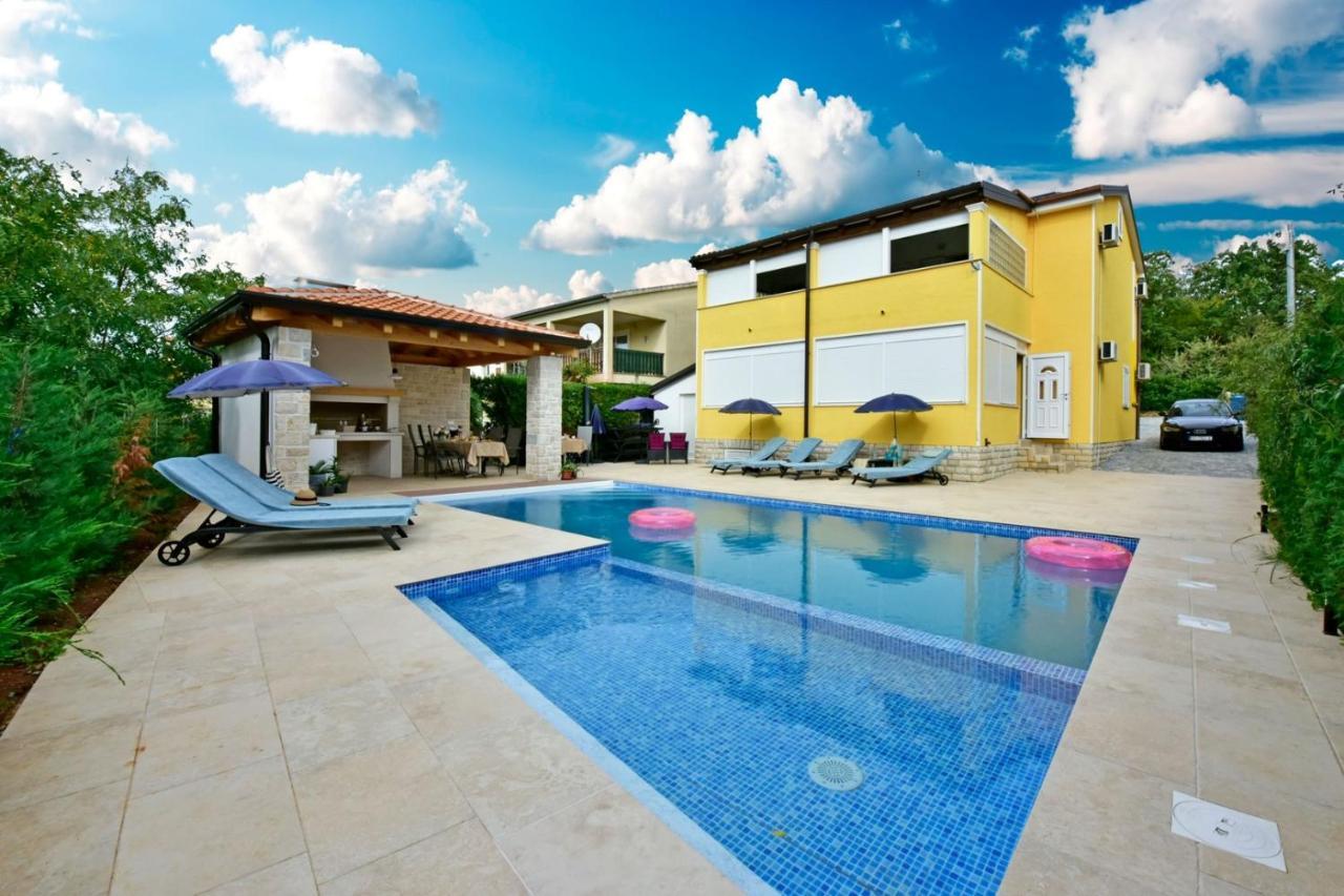 Apartments House Anna For Max 13 Persons In Porec, Pet Friendly Zewnętrze zdjęcie