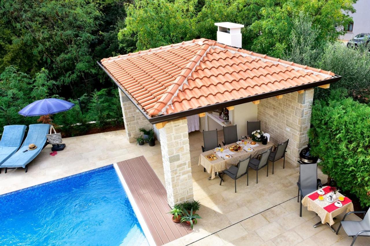 Apartments House Anna For Max 13 Persons In Porec, Pet Friendly Zewnętrze zdjęcie